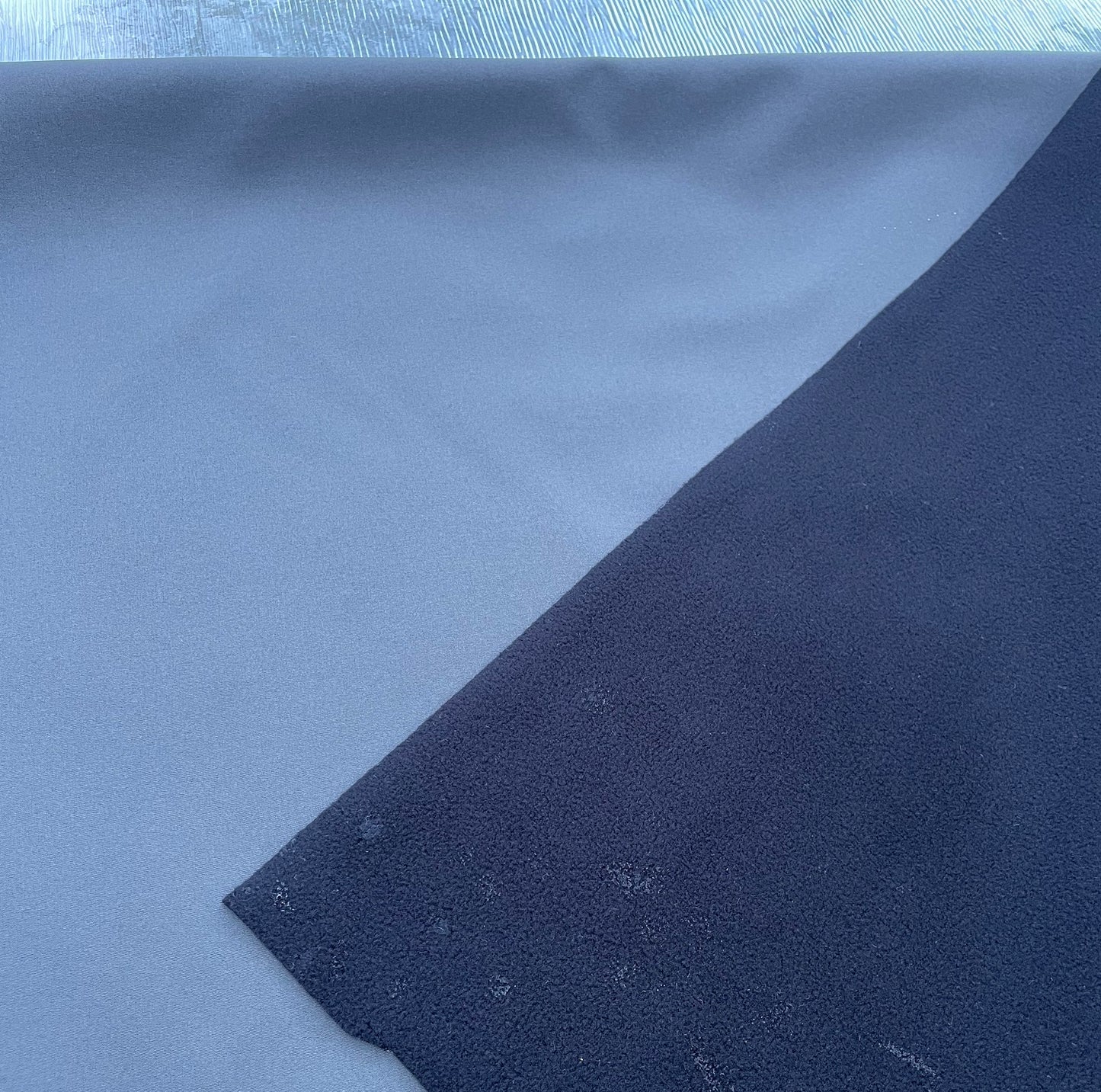 Forro polar Dintex gris/negro | Tela polar Softshell impermeable cortada a medida o al por mayor